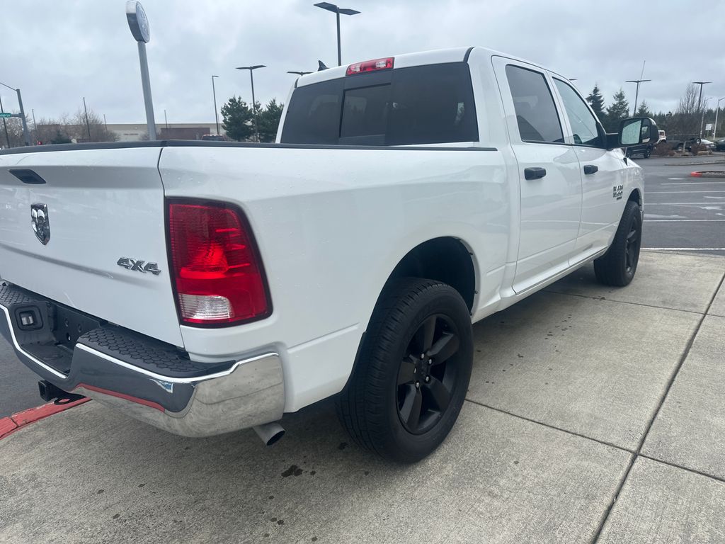 2023 Ram 1500 Classic SLT photo 4