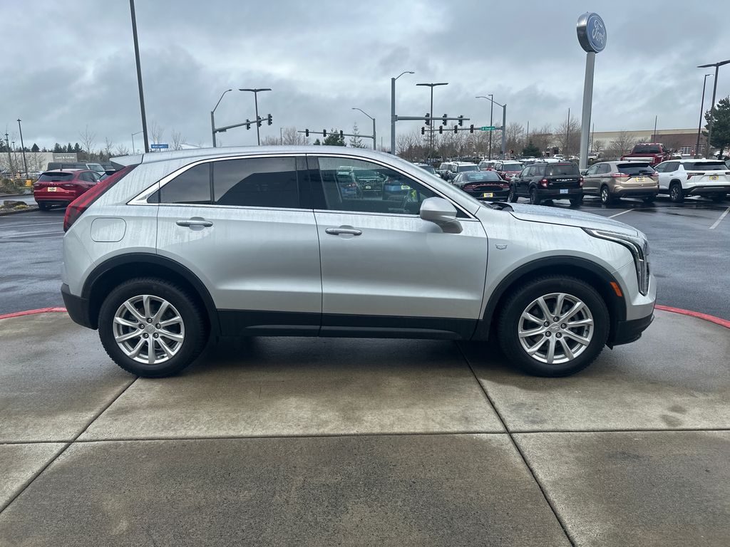 2021 Cadillac XT4 Luxury photo 3