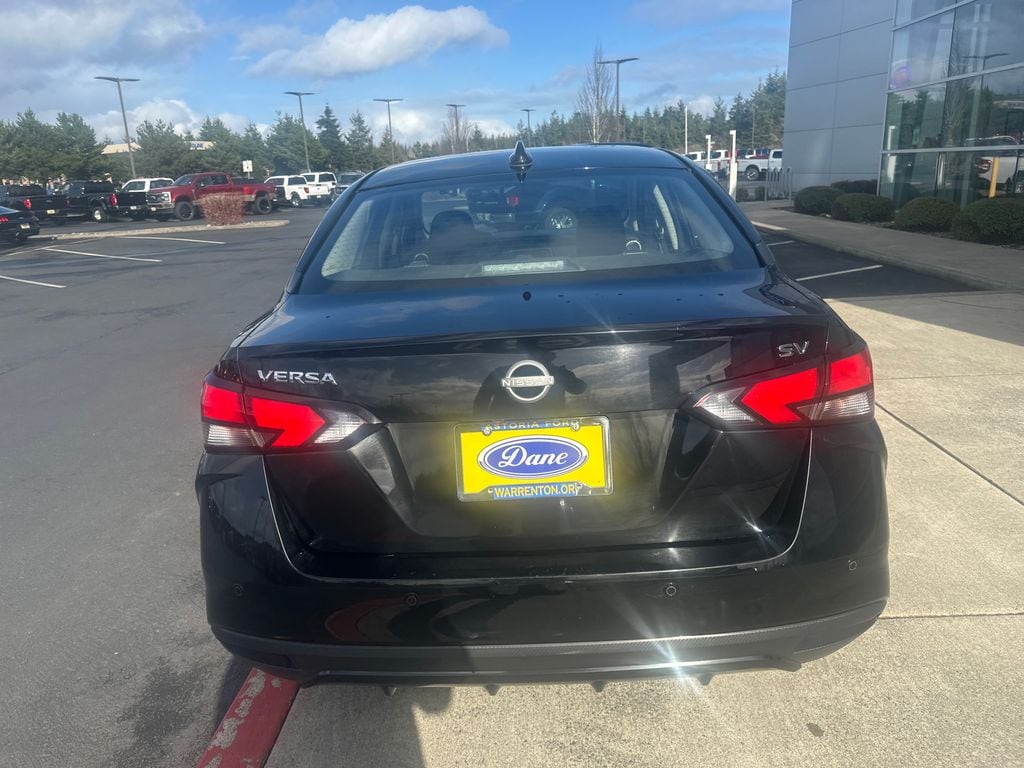 2023 Nissan Versa 1.6 SV photo 2