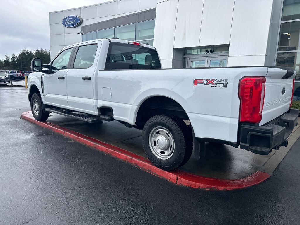 2024 Ford F-250 photo 2