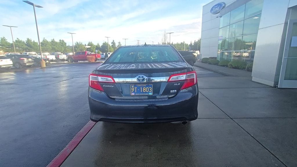 2013 Toyota Camry Hybrid LE photo 3
