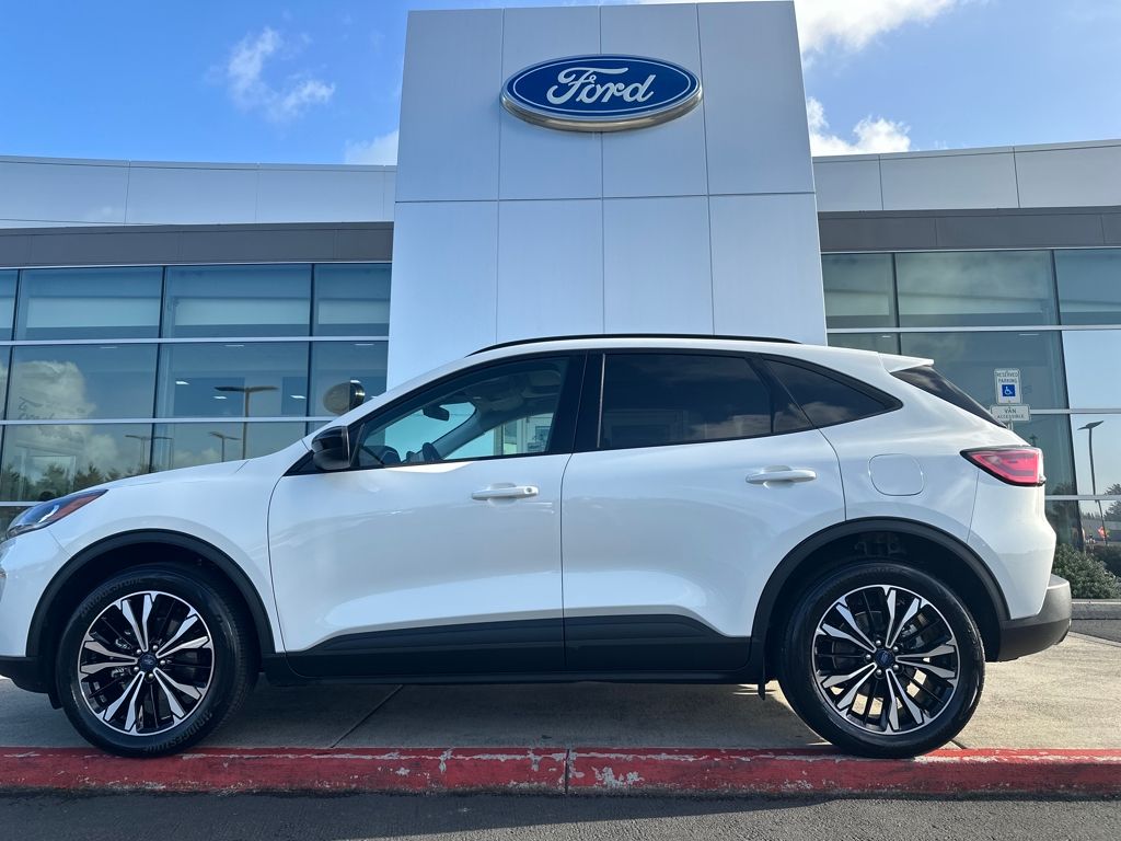 2022 Ford Escape SE's photo