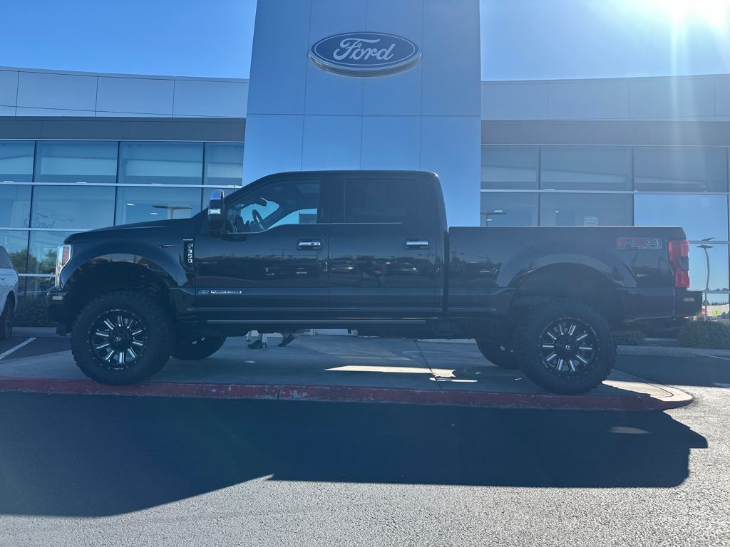 2017 Ford F-350 Super Duty Platinum's photo