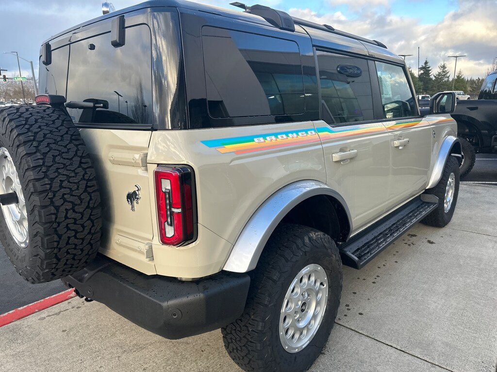 2025 Ford Bronco Outer Banks photo 4