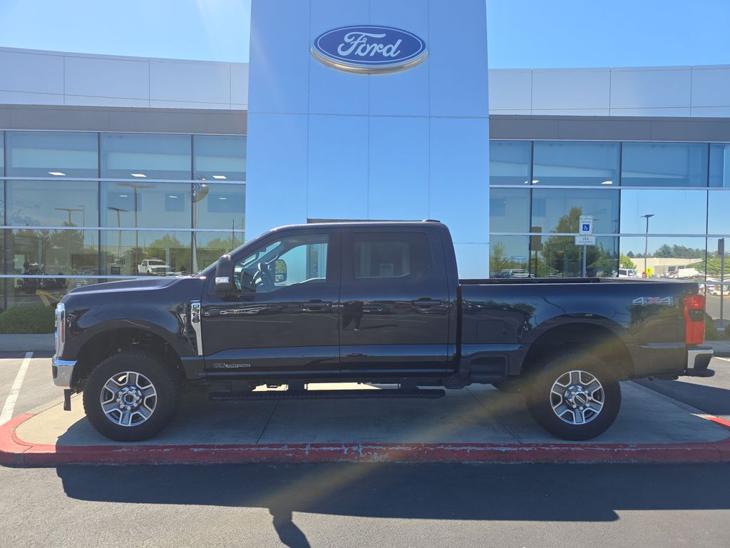 2025 Ford F-350 Lariat 4x4 Crew Cab 160 in SRW's photo