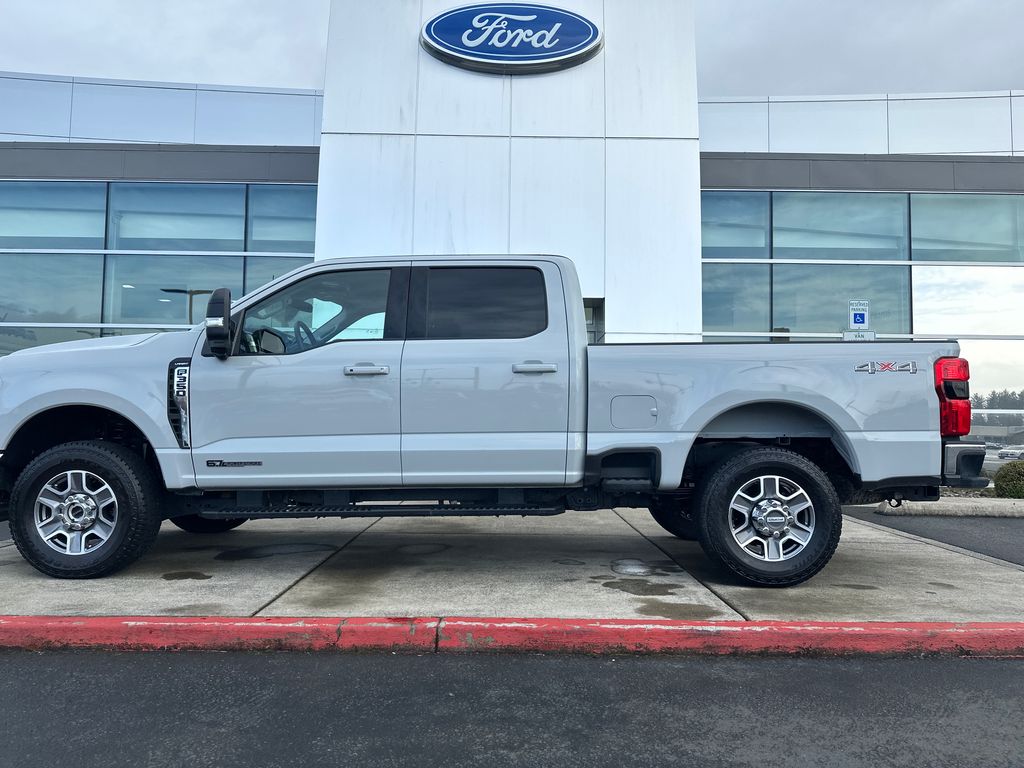 2025 Ford F-350 Lariat 4x4 Crew Cab 160 in SRW's photo