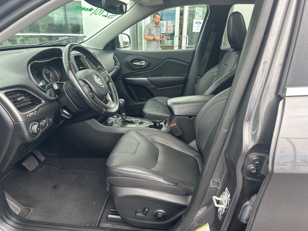 2021 Jeep Cherokee Latitude Lux - Photo 9