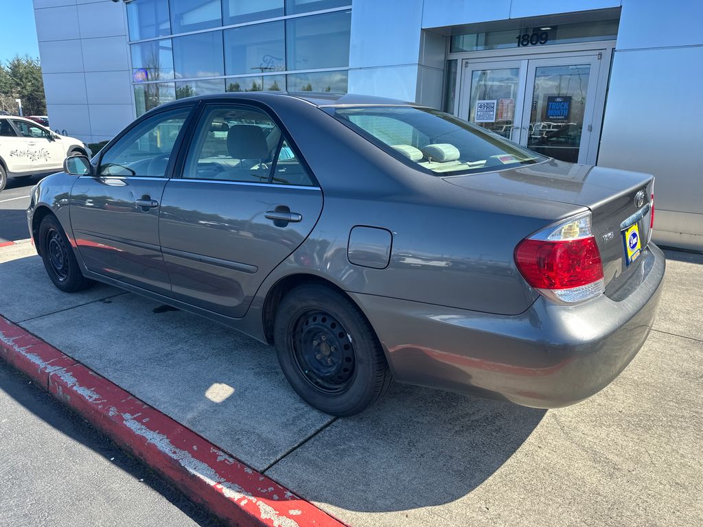 Used 2005 Toyota Camry LE with VIN 4T1BE32K75U971437 for sale in Warrenton, OR