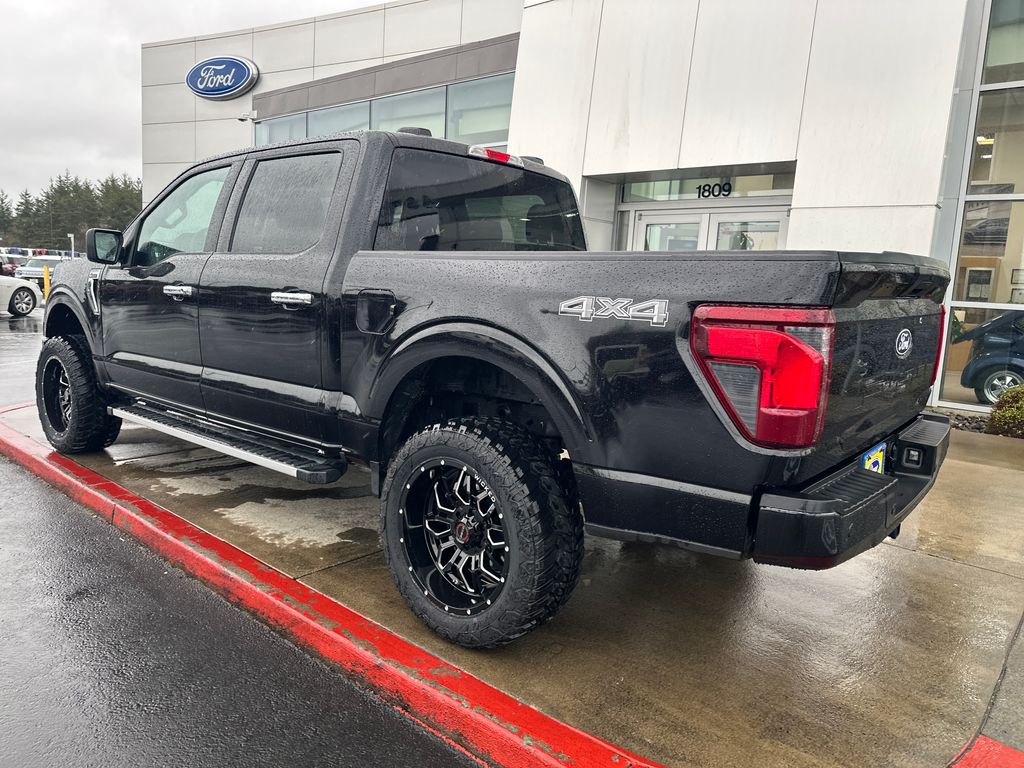 2025 Ford F-150 XLT photo 2