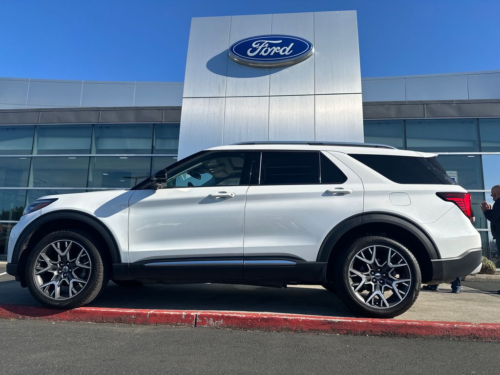 2025 Ford Explorer Platinum 4WD (PL535)'s photo