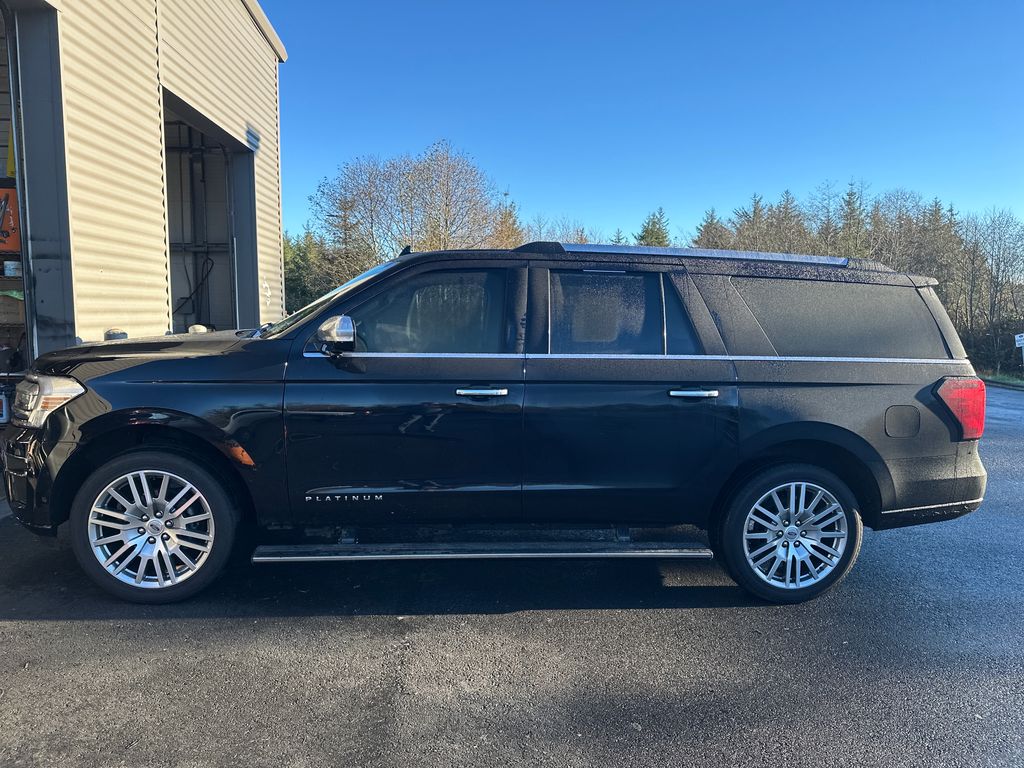 2024 Ford Expedition Platinum's photo
