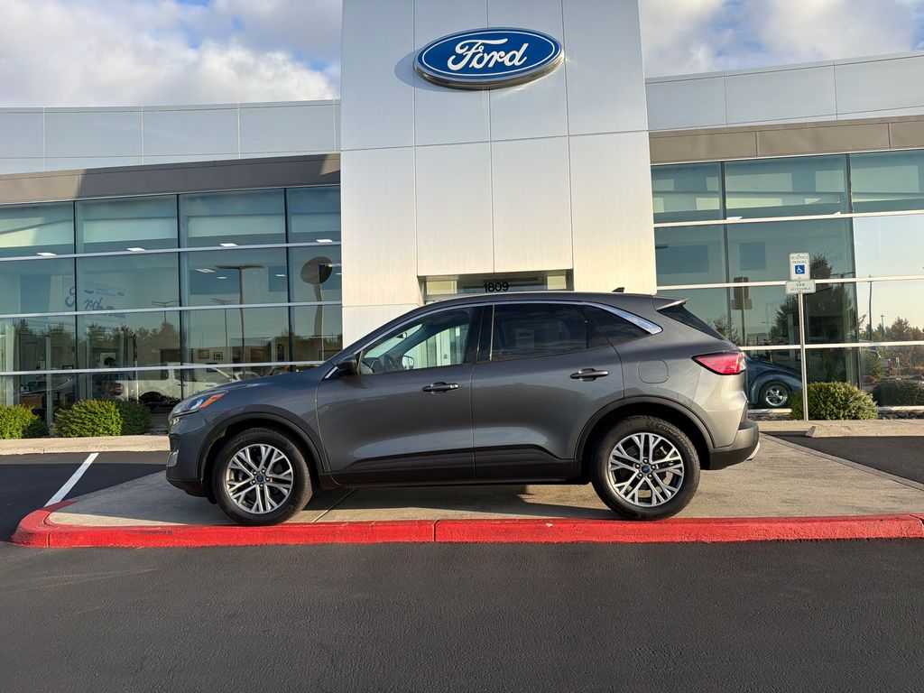 Used 2022 Ford Escape SEL with VIN 1FMCU9H6XNUA72138 for sale in Warrenton, OR