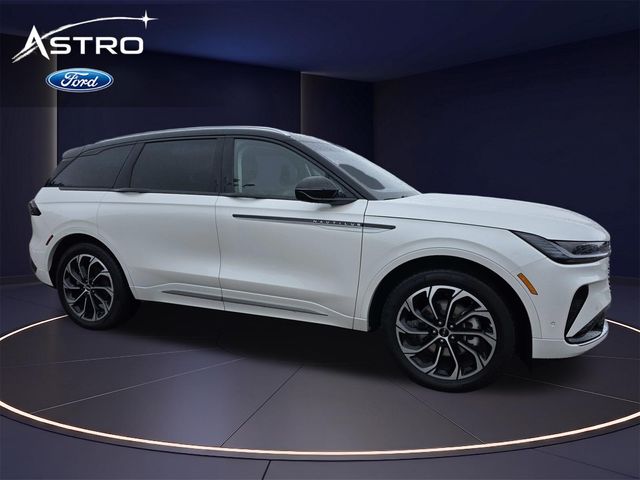 2024 Lincoln Nautilus Reserve AWD's photo