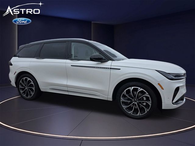 2024 Lincoln Nautilus Reserve AWD's photo