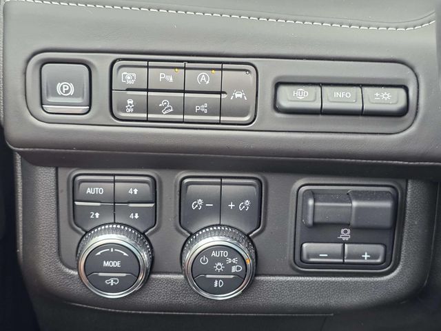 2024 GMC Yukon Denali Ultimate - Photo 23