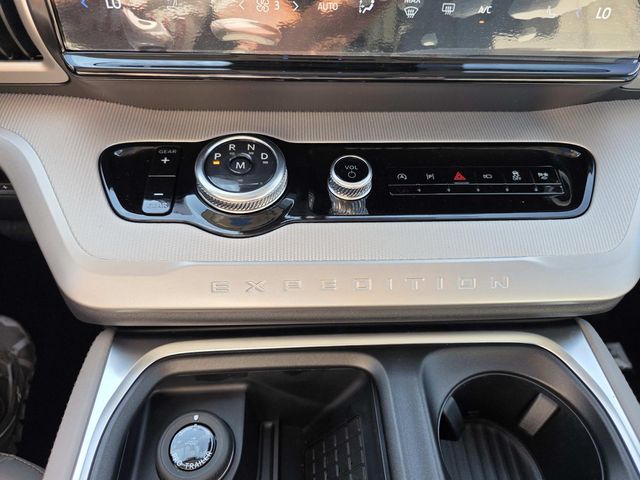 2025 Ford Expedition Active - Photo 14