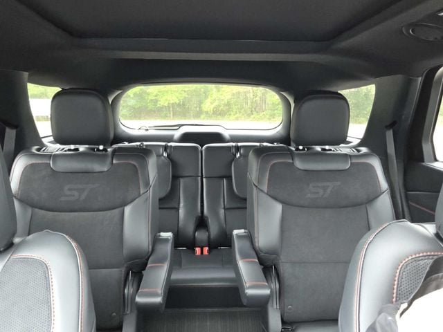 2025 Ford Explorer ST - Photo 16