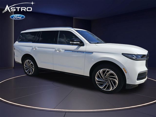 2025 Lincoln Navigator Reserve 4WD's photo