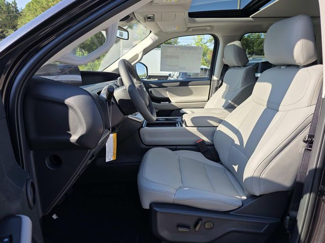2025 Ford Expedition Active - Photo 11