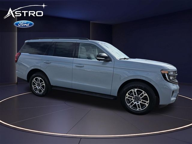 2026 Ford Expedition Active's photo