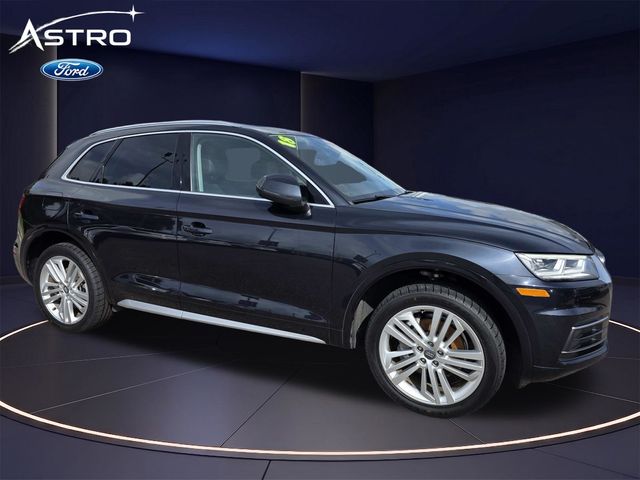 2018 Audi Q5 2.0T quattro S tronic Premium Plus's photo