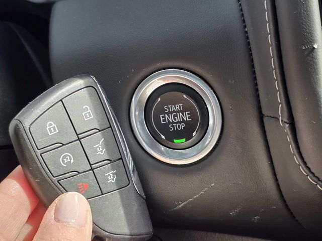 2024 GMC Yukon Denali Ultimate - Photo 21