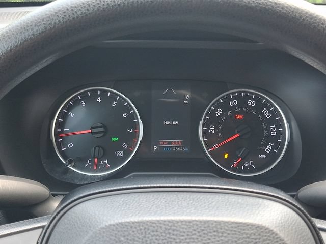 2019 Toyota RAV4 LE - Photo 19