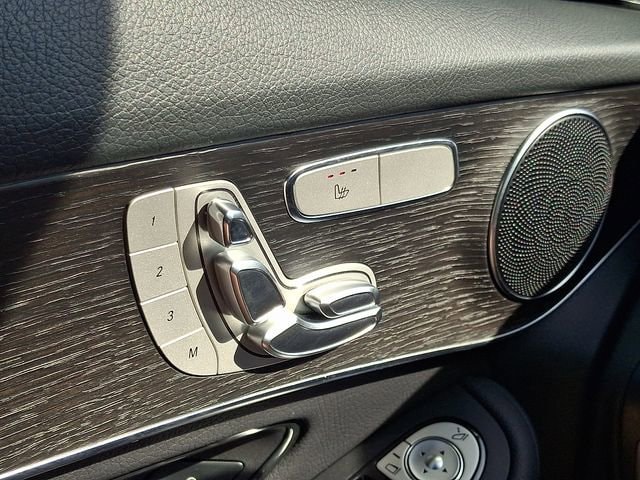 2021 Mercedes-Benz GLC GLC300 - Photo 24