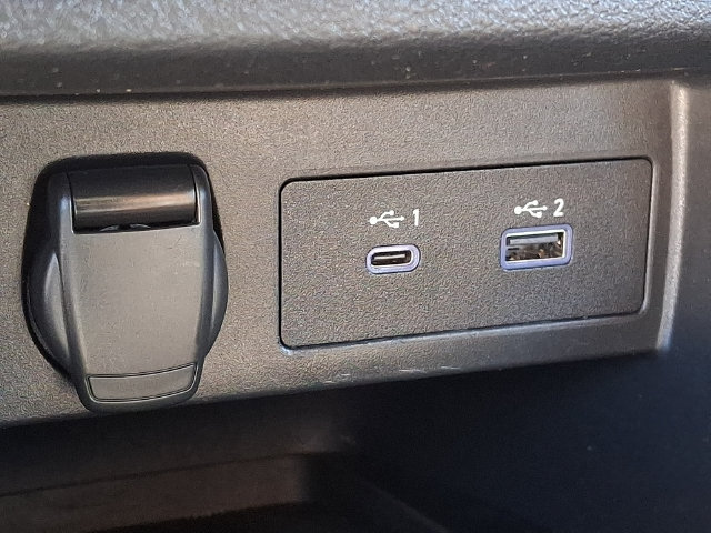 2024 Nissan Versa Sedan SR - Photo 23