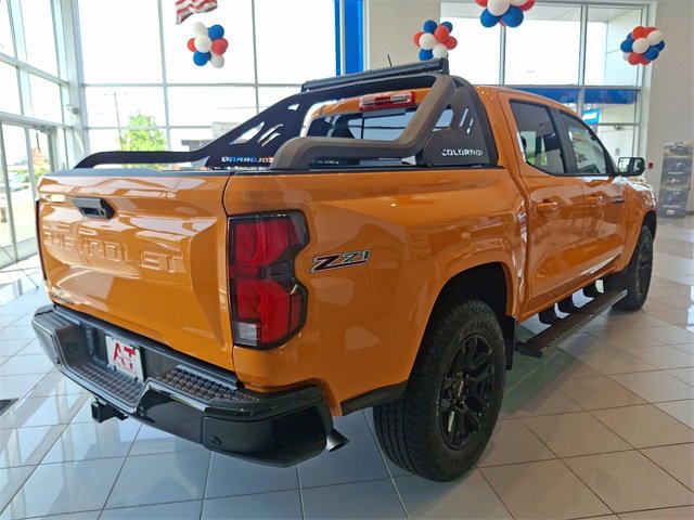 2025 Chevrolet Colorado Z71 photo 3