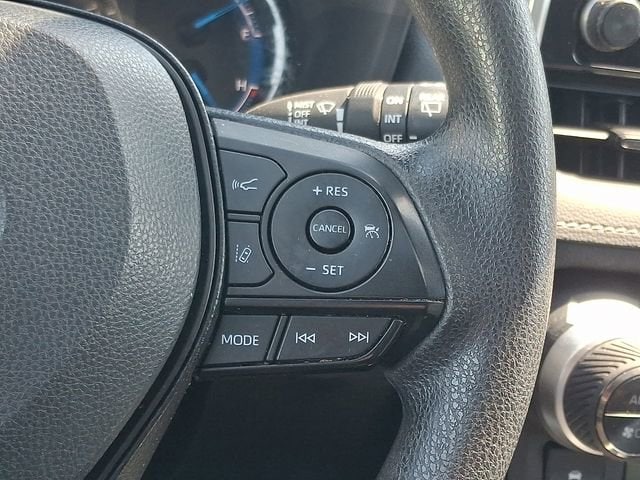 2024 Toyota RAV4 XLE - Photo 24