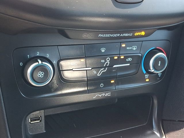 2015 Ford Focus SE - Photo 15