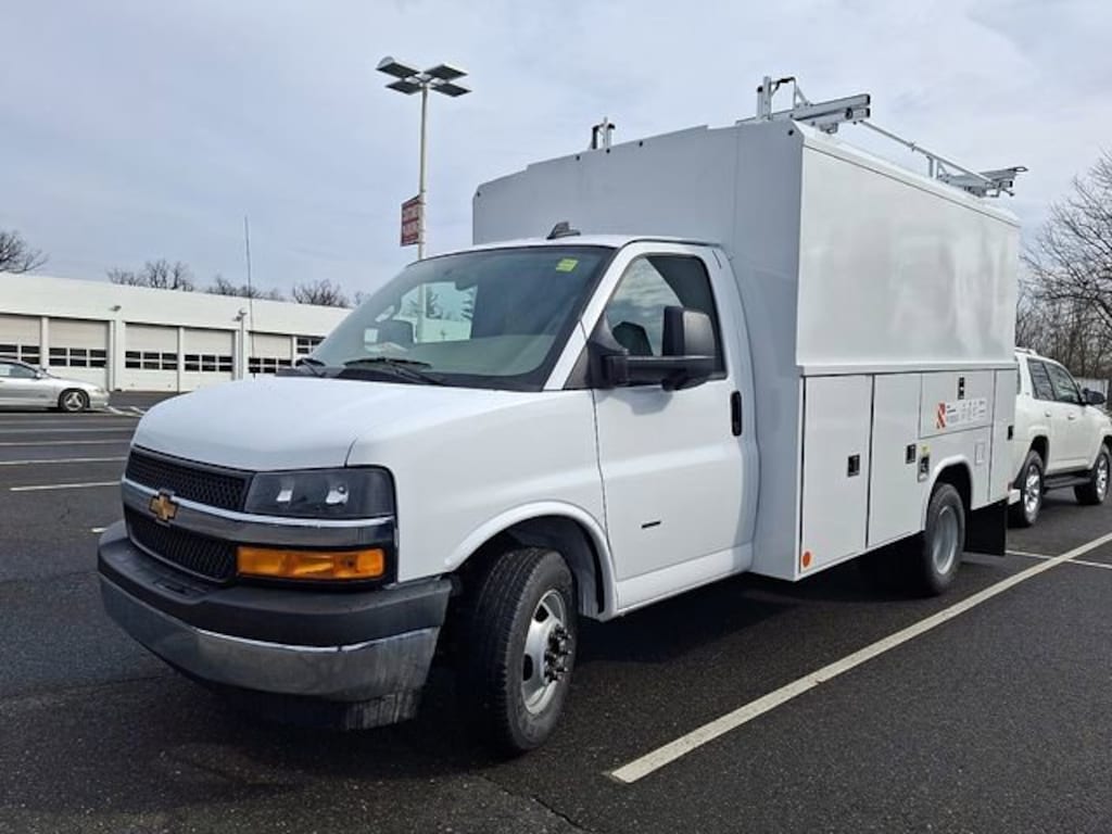 New 2026 Chevrolet Express Cutaway 3500 1WT Cutaway Van