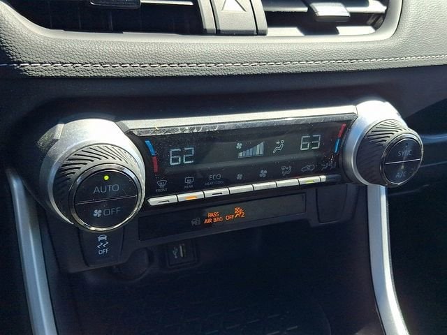2024 Toyota RAV4 XLE - Photo 16