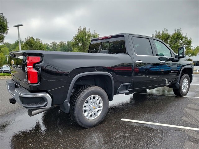 2025 Chevrolet Silverado 2500HD LTZ photo 4
