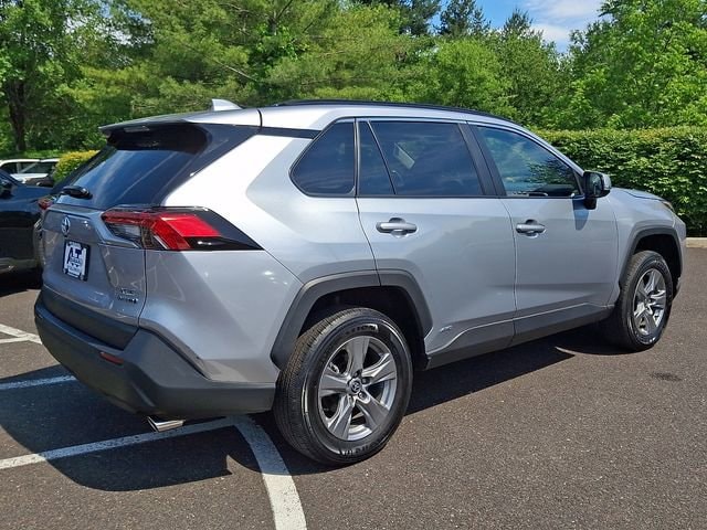 2024 Toyota RAV4 XLE - Photo 6