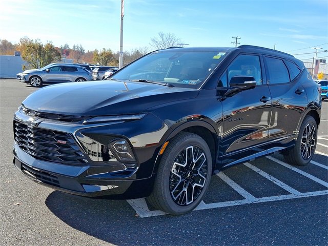 2025 Chevrolet Blazer RS photo 2