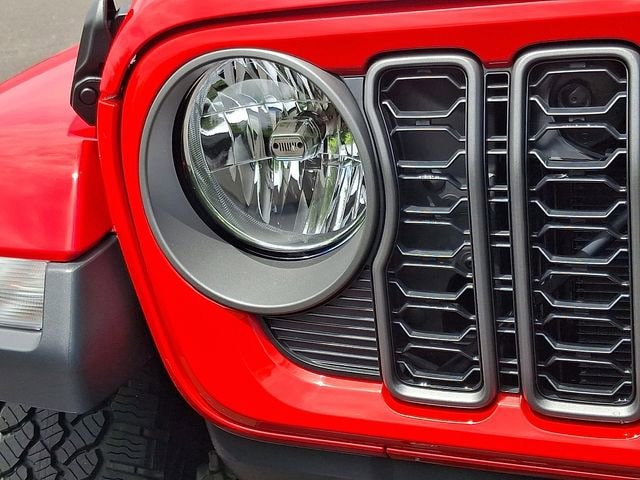2025 Jeep Gladiator Nighthawk - Photo 9