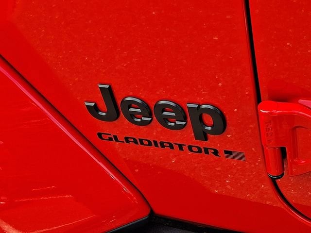 2025 Jeep Gladiator Nighthawk - Photo 29
