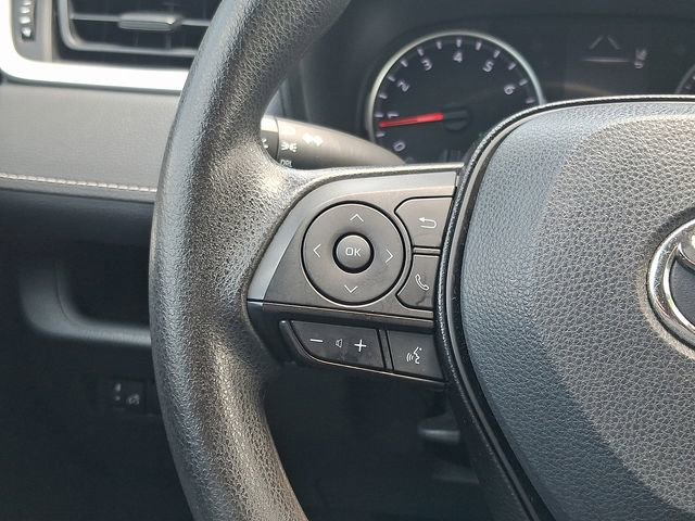 2019 Toyota RAV4 LE - Photo 20