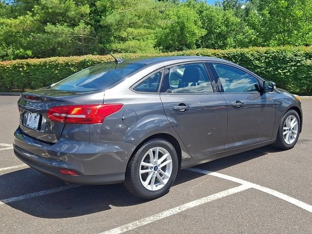 2017 Ford Focus SE - Photo 6
