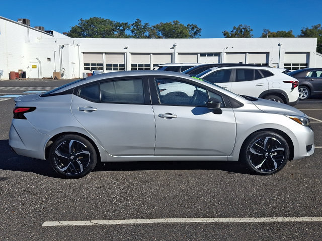 2024 Nissan Versa Sedan SR - Photo 7