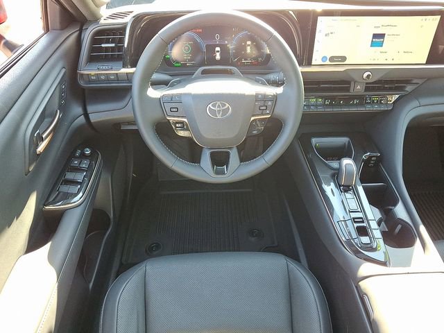 2025 Toyota Crown Signia Limited - Photo 11