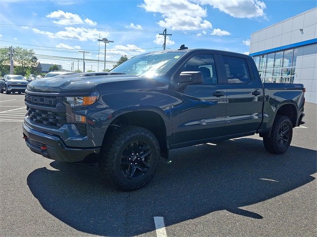 2025 Chevrolet Silverado 1500 Custom Trail Boss photo 2