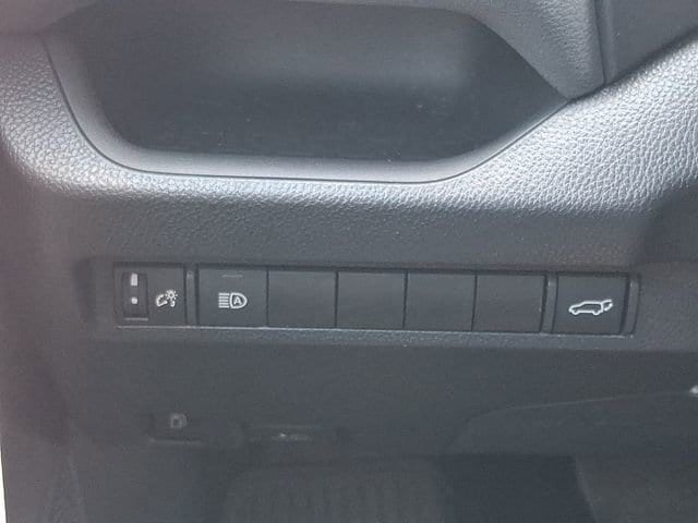 2024 Toyota RAV4 XLE - Photo 25