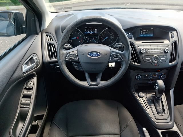 2017 Ford Focus SE - Photo 11
