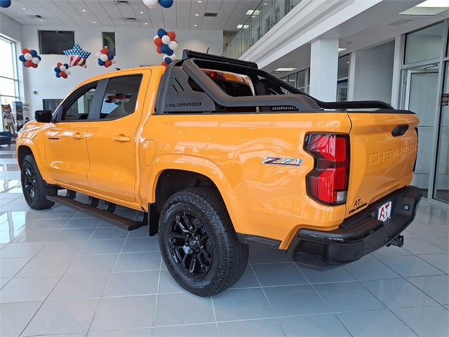 2025 Chevrolet Colorado Z71 photo 2