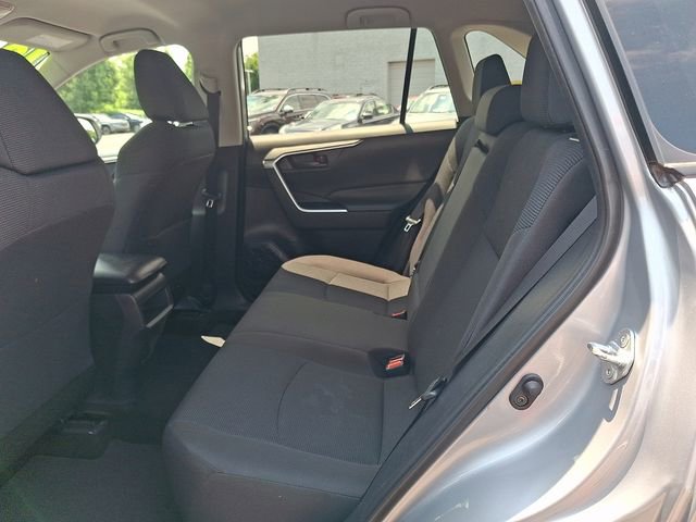 2019 Toyota RAV4 LE - Photo 10