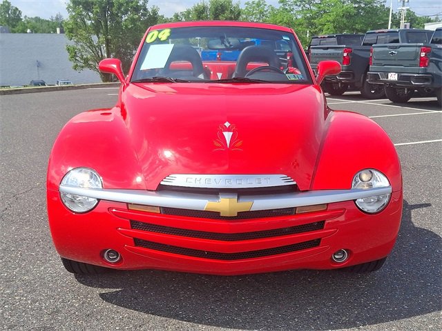 2004 Chevrolet SSR Base photo 2