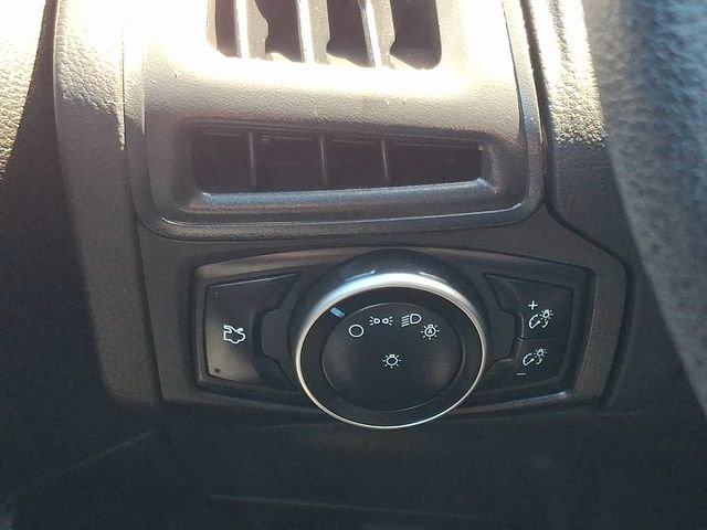 2015 Ford Focus SE - Photo 23